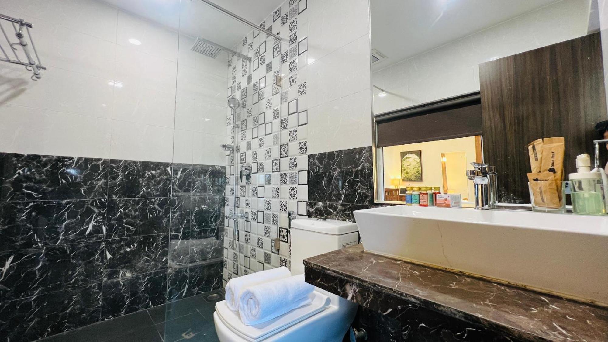 Bluo Amani Vagator - Boutique Hotel Goa アンジュナ エクステリア 写真