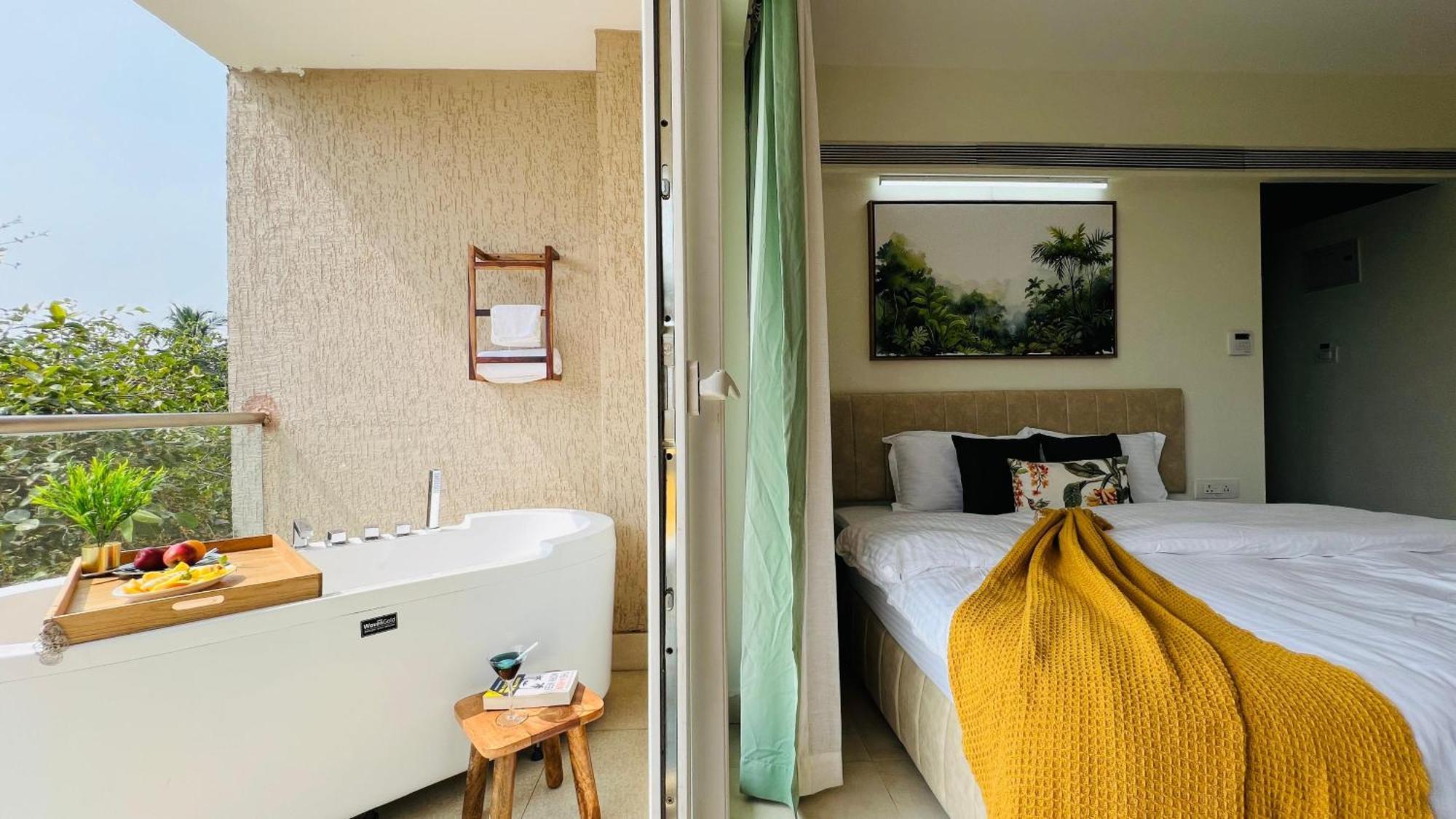 Bluo Amani Vagator - Boutique Hotel Goa アンジュナ エクステリア 写真