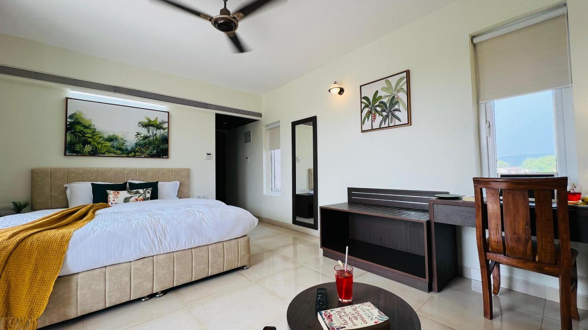 Bluo Amani Vagator - Boutique Hotel Goa アンジュナ エクステリア 写真