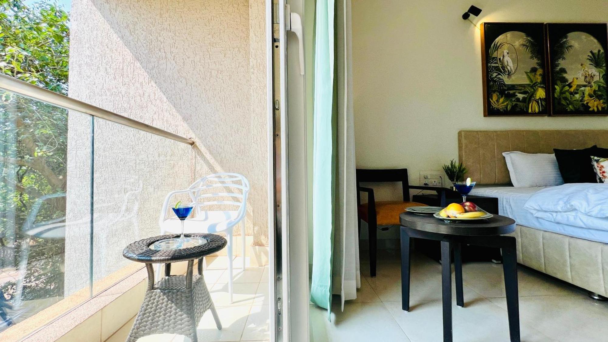 Bluo Amani Vagator - Boutique Hotel Goa アンジュナ エクステリア 写真